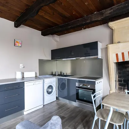 Laconciergeriejonzac, Georgeon Apartmán *